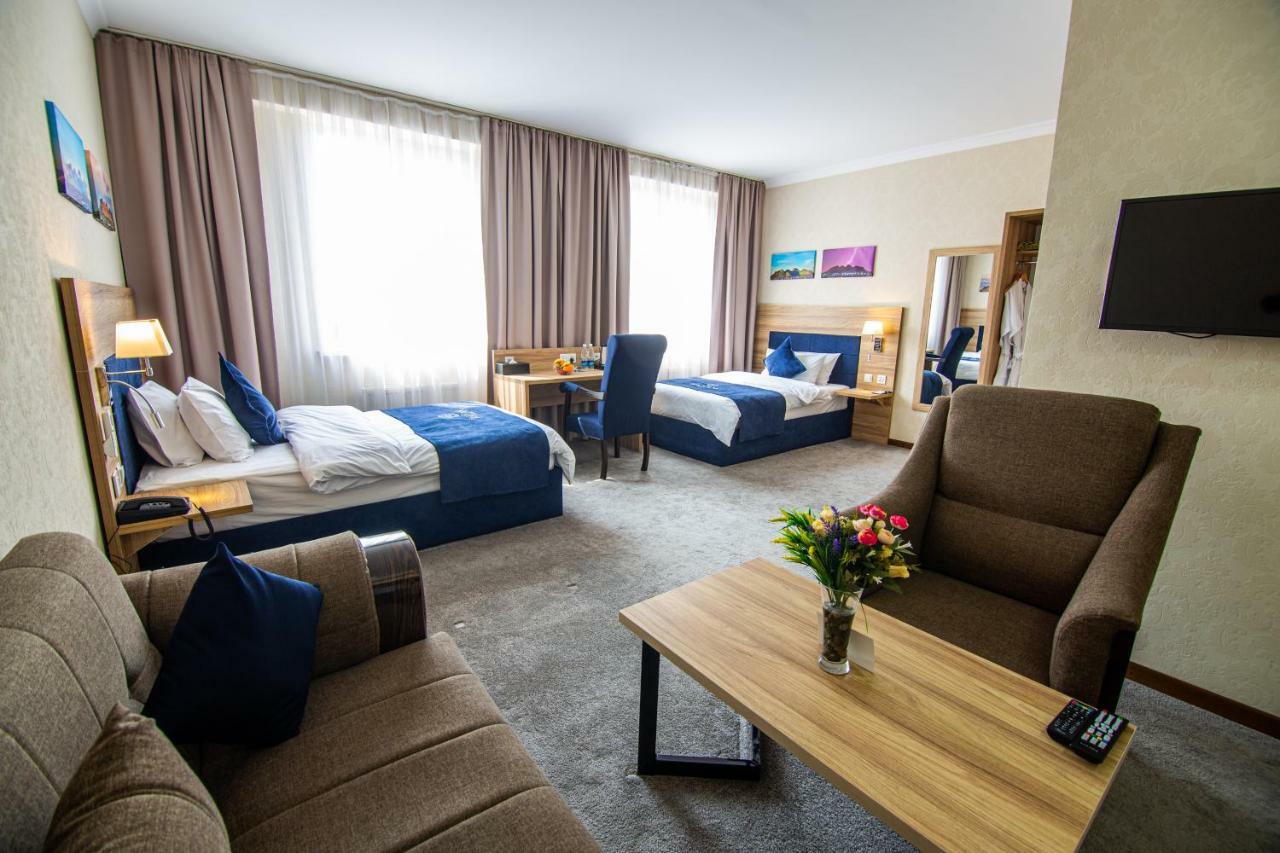 Rayan Hotel Oš Exteriér fotografie