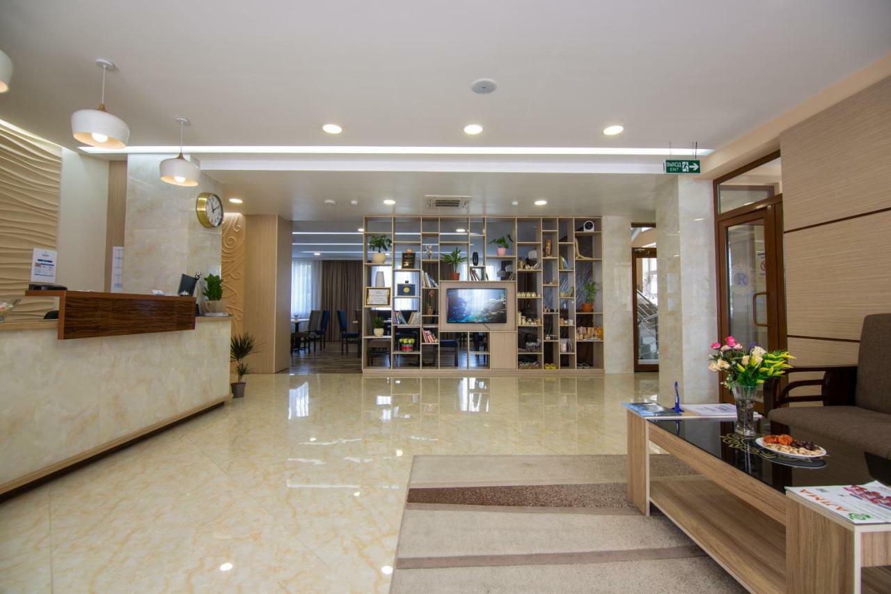 Rayan Hotel Oš Exteriér fotografie