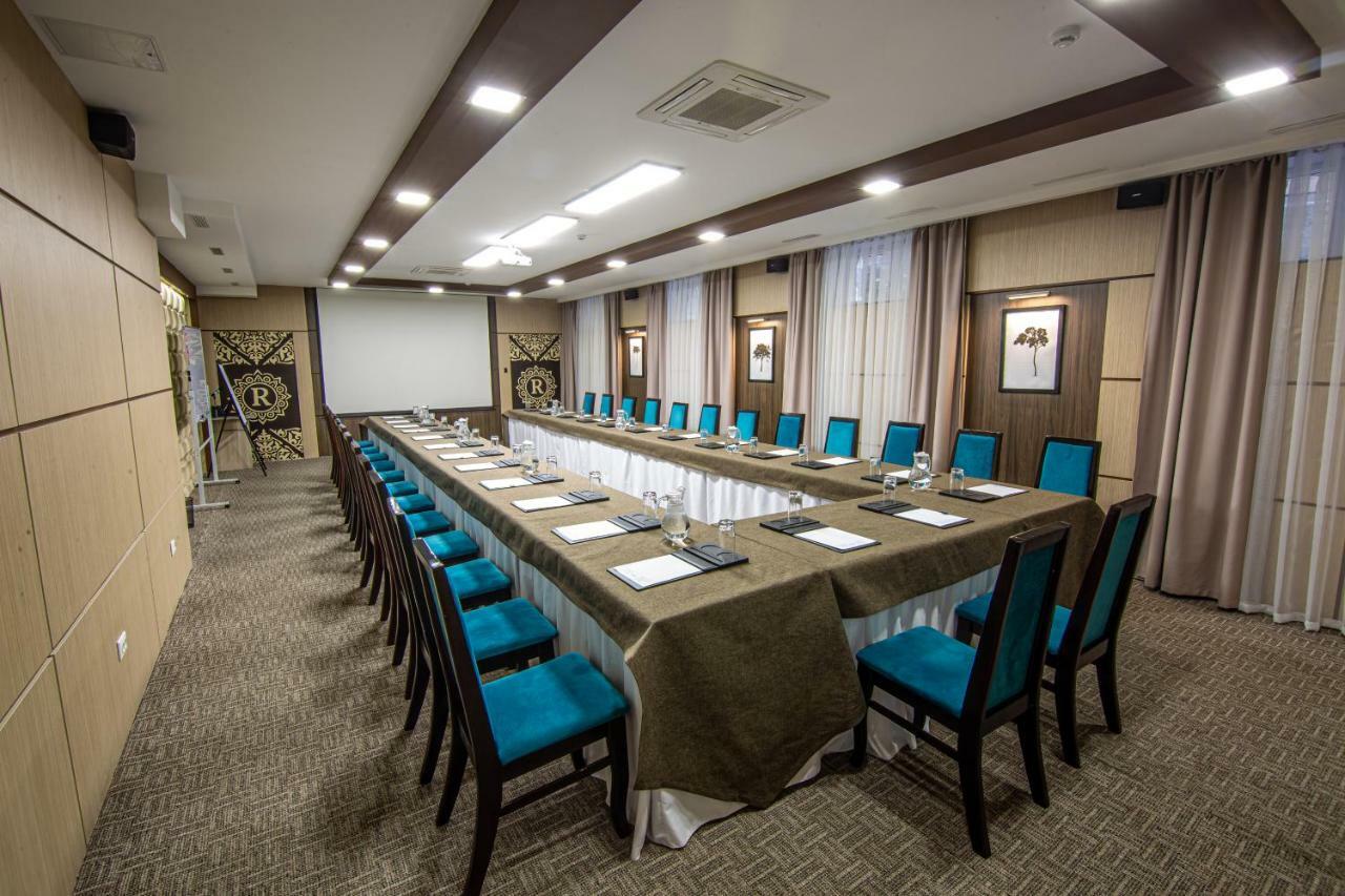Rayan Hotel Oš Exteriér fotografie