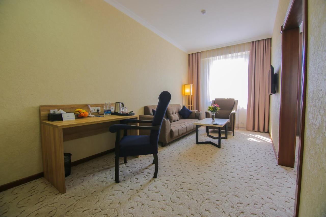 Rayan Hotel Oš Exteriér fotografie